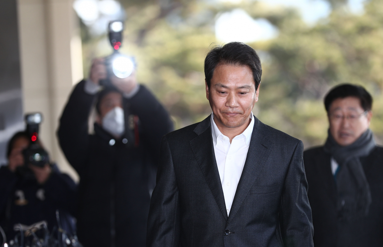 임종석 전 대통령비서실장이 30일 오전 서울중앙지검으로 출석하고 있다. [연합]