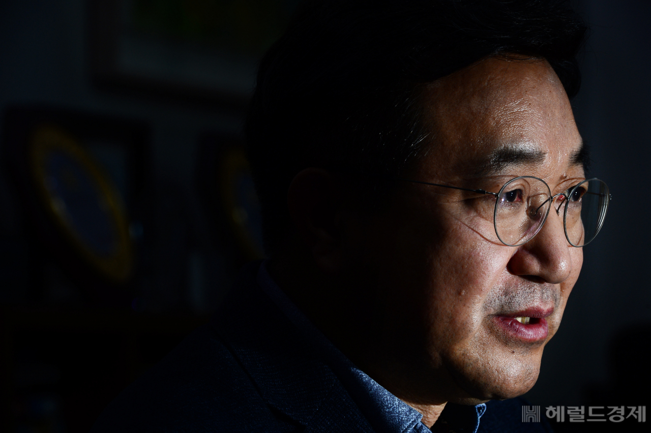 윤호중 더불어민주당 사무총장이 30일 오후 서울 여의도 국회 의원회관에서 본지와 인터뷰를 가지고 있다. 박해묵 기자/mook@heraldcorp.com