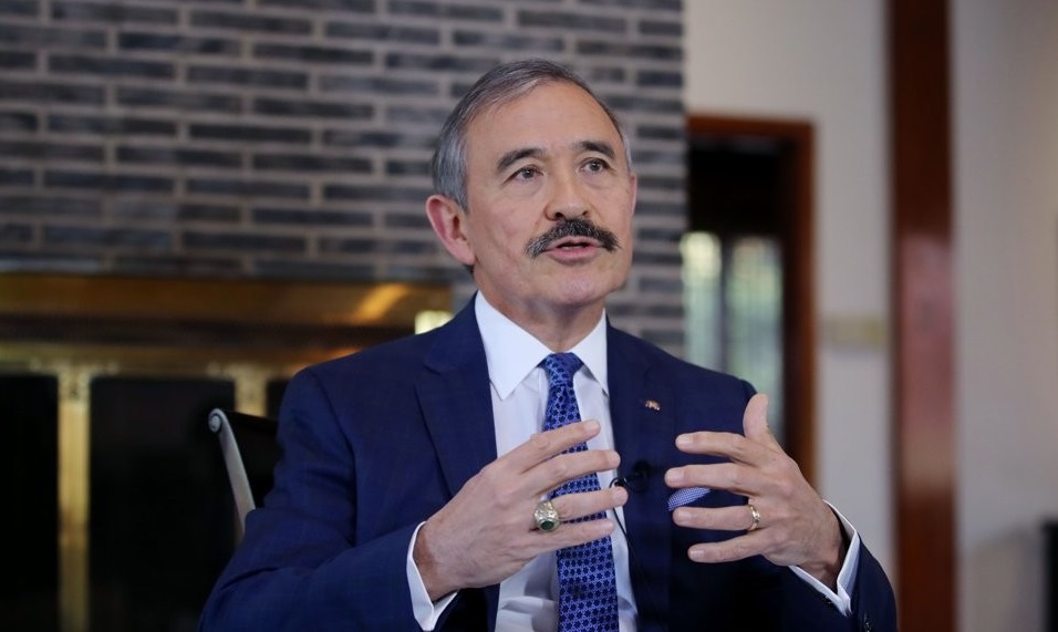 This file photo, taken Nov. 19, 2019, shows U.S. Ambassador to South Korea Harry Harris speaking during an interview with Yonhap News Agency at his residential compound in Seoul. (Yonhap)