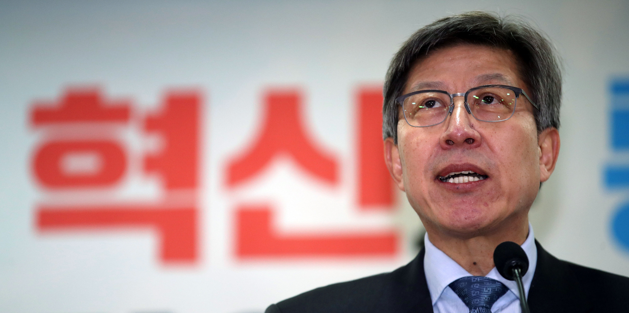 박형준 혁신통합추진위원회 위원장이 지난달 31일 오후 국회 의원회관에서 열린 혁신통합추진위원회 제1차 대국민보고대회에서 경과 보고를 하고 있다. [연합]