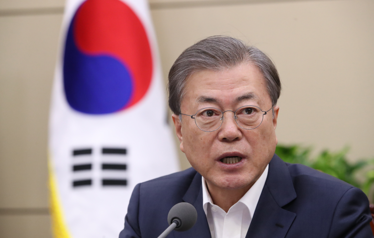 President Moon Jae-in speaks at a meeting with senior aides on Monday. Yonhap