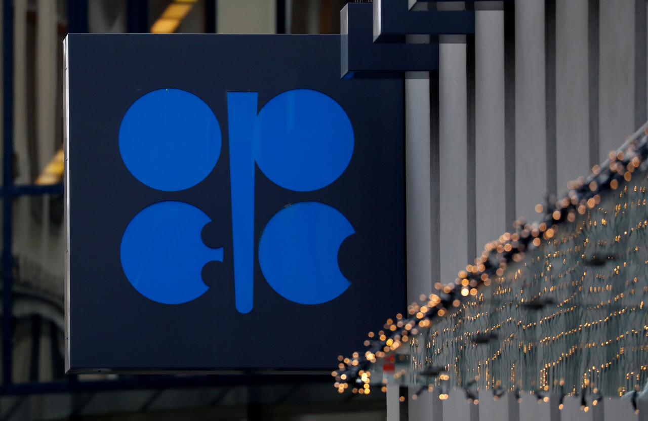 오스트리아 빈의 석유수출국기구(OPEC) 본부에 걸려 있는 OPEC의 로고. [로이터]