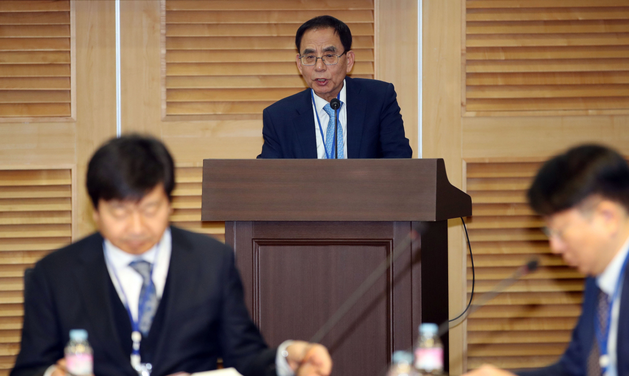 4일 오후 국회 의원회관에서 열린 가상통화 과세방안 정책심포지엄에서 오갑수 한국블록체인협회·글로벌금융학회장이 인사말을 하고 있다. [연합]