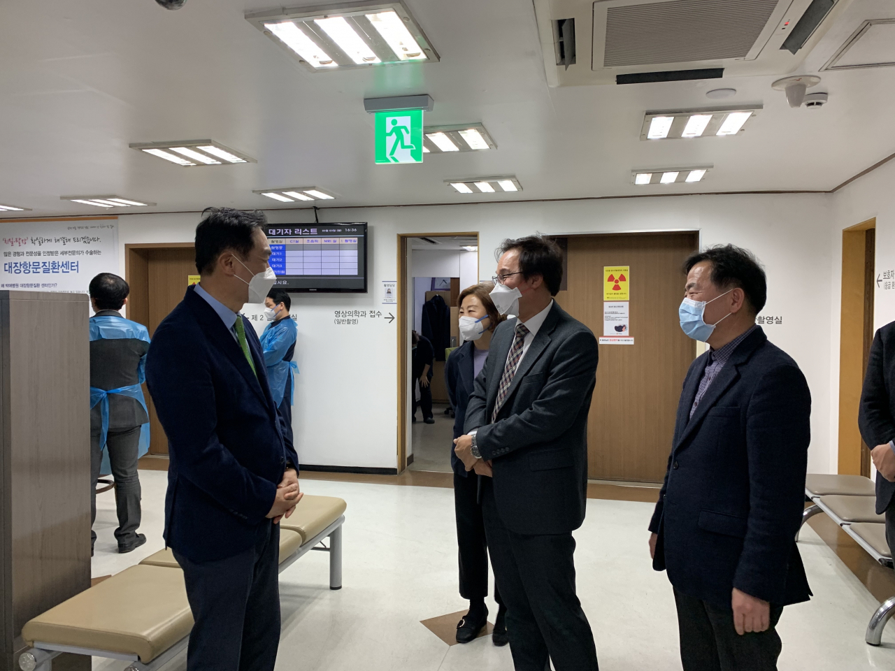 정장선 평택시장은 선별진료소를 점검하고 의료진들을 격려했다. [평택시 제공]