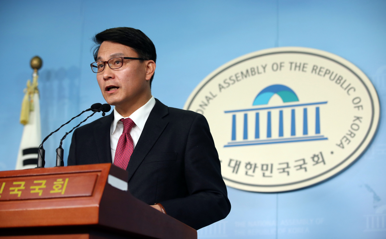 미래통합당 소속 윤상현 국회 외교통일위원회 위원장이 21일 오전 여의도 국회 정론관에서 북한 관광 추진 관련 기자회견을 하고 있다. [연합]