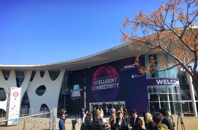 지난해 열린 MWC 2019의 메인 전시관, 스페인 바르셀로나 피라 그란비아 전경 [yuni@]
