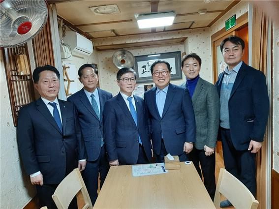 3기 신도시 지자체장들이 모임을 갖고 정부가 지역주민과 지방자치단체 의견을 적극 반영해 줄 것을 요구했다.[ 하남시]