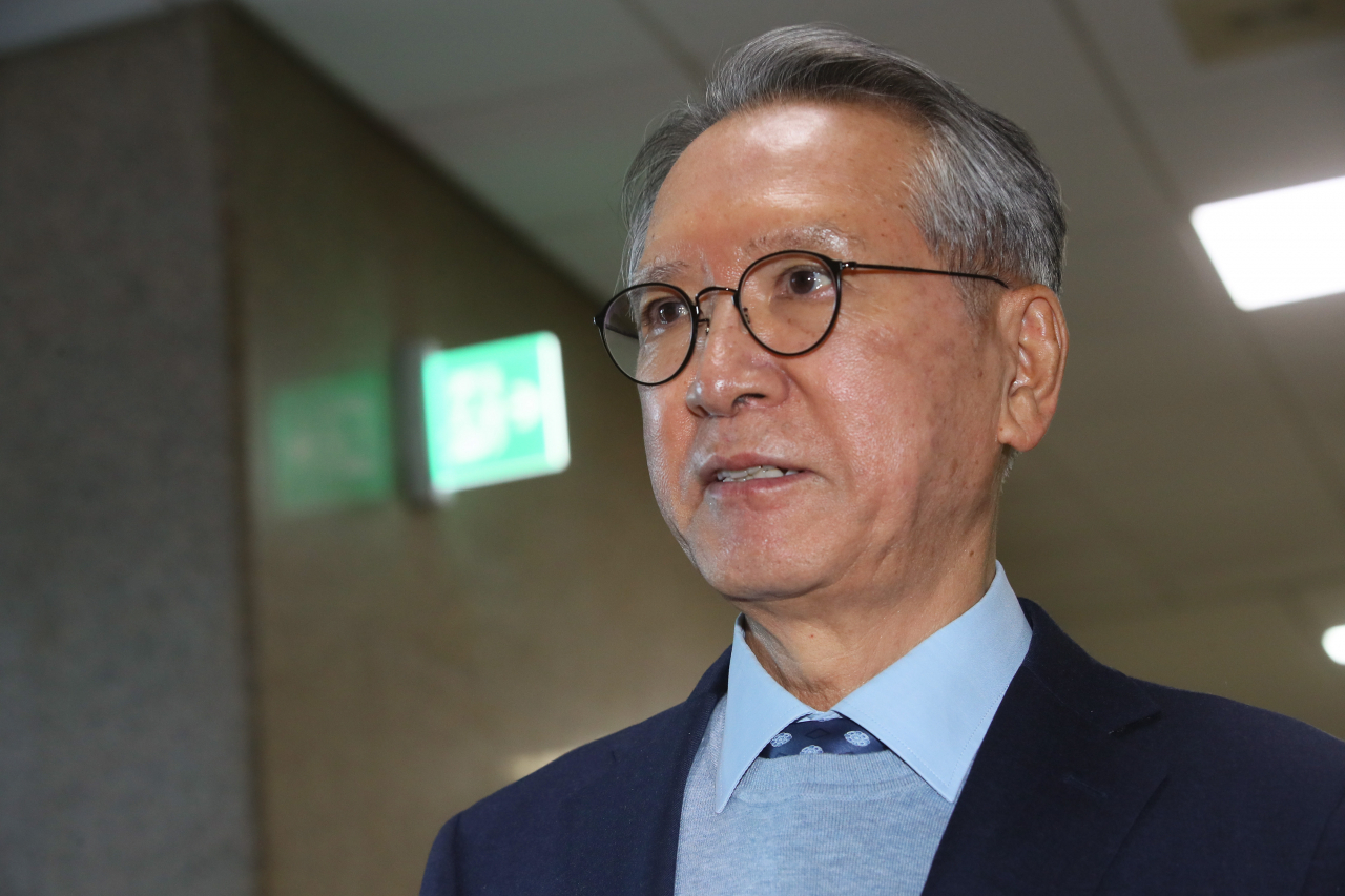 김형오 자유한국당 공천관리위원장이 지난 3일 국회에서 열린 공천관리위원회에 입장하고 있다. [연합]