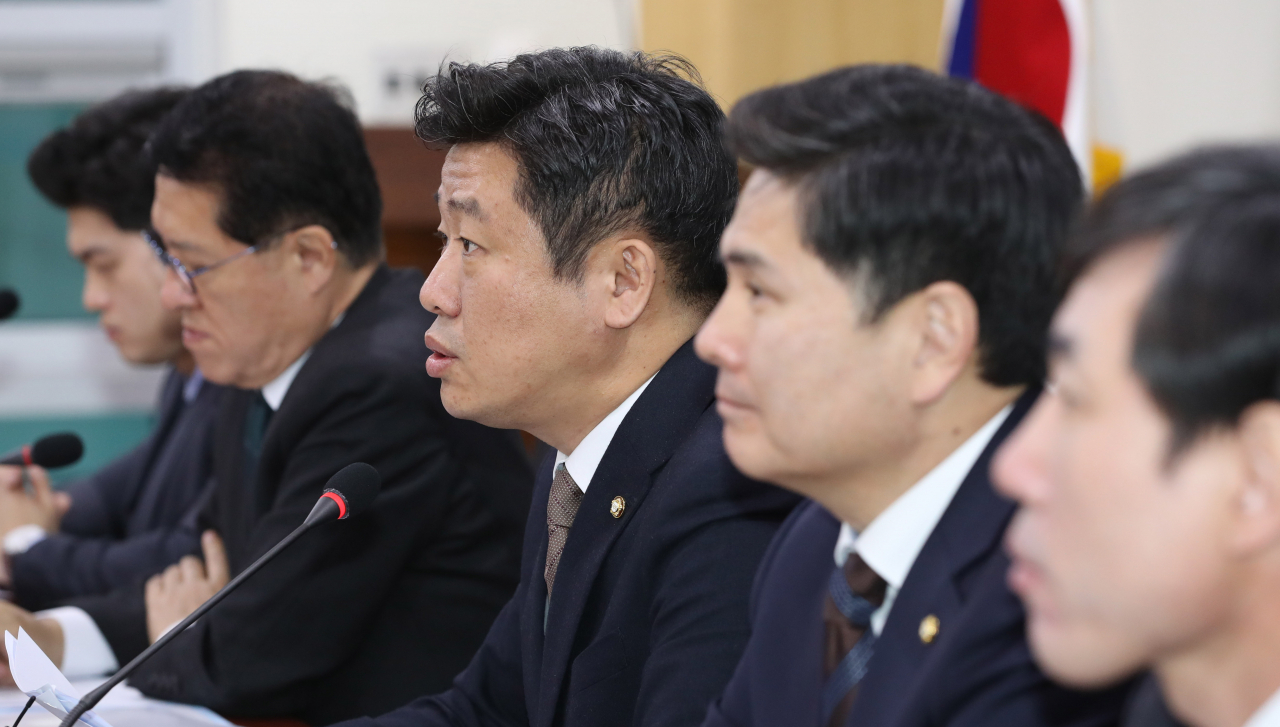 새로운보수당 유의동 책임대표가 11일 오전 서울 여의도 국회 의원회관에서 열린 당대표단 회의에서 발언하고 있다. [연합]