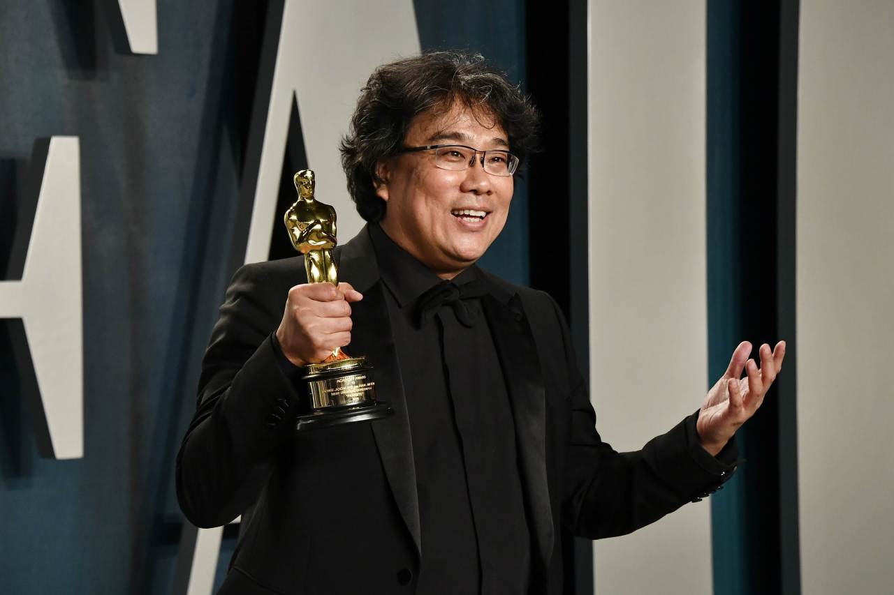 Bong Joon-ho attends the 2020 Vanity Fair Oscar Party hosted by Radhika Jones at the Wallis Annenberg Center for the Performing Arts on Sunday in Beverly Hills, California(AFP-Yonhap)