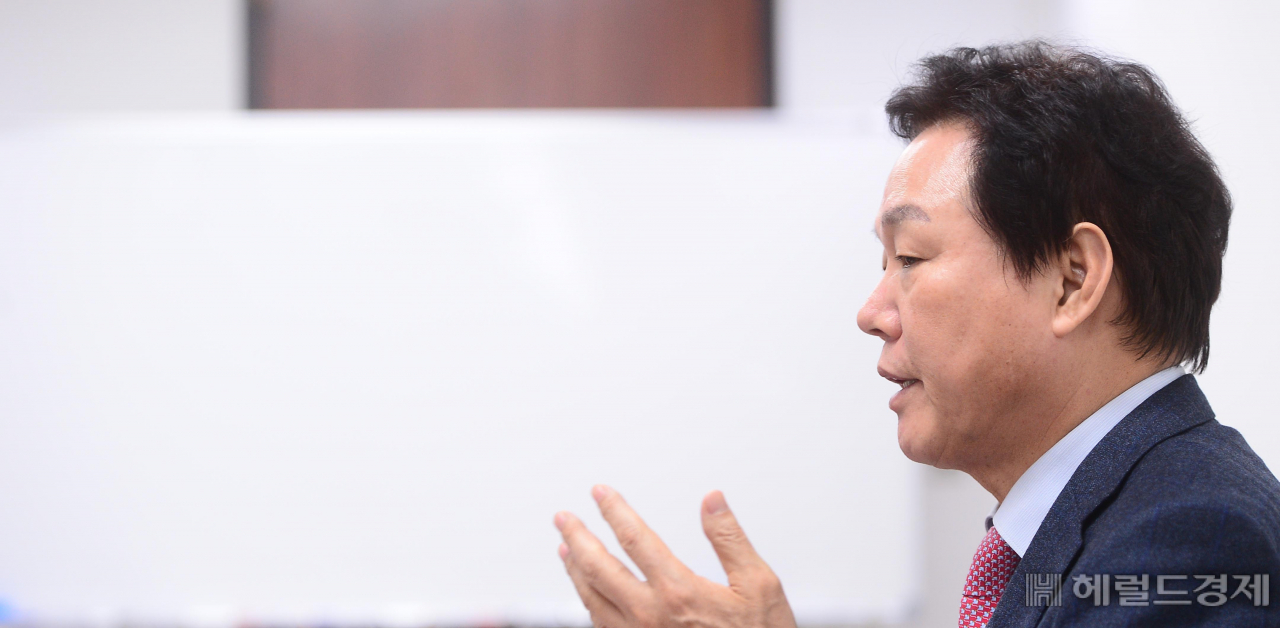 박완수 자유한국당 사무총장이 11일 국회에서 헤럴드경제와 인터뷰를 하고 있다. [이상섭 기자/babtong@heraldcorp.com]