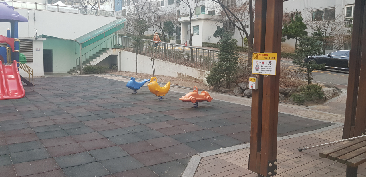 상도동의 한 공동주택에 설치한 비상벨 모습. [동작구 제공]