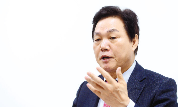박완수 자유한국당 사무총장이 11일 국회에서 헤럴드경제와 인터뷰를 하고 있다. 이상섭 기자