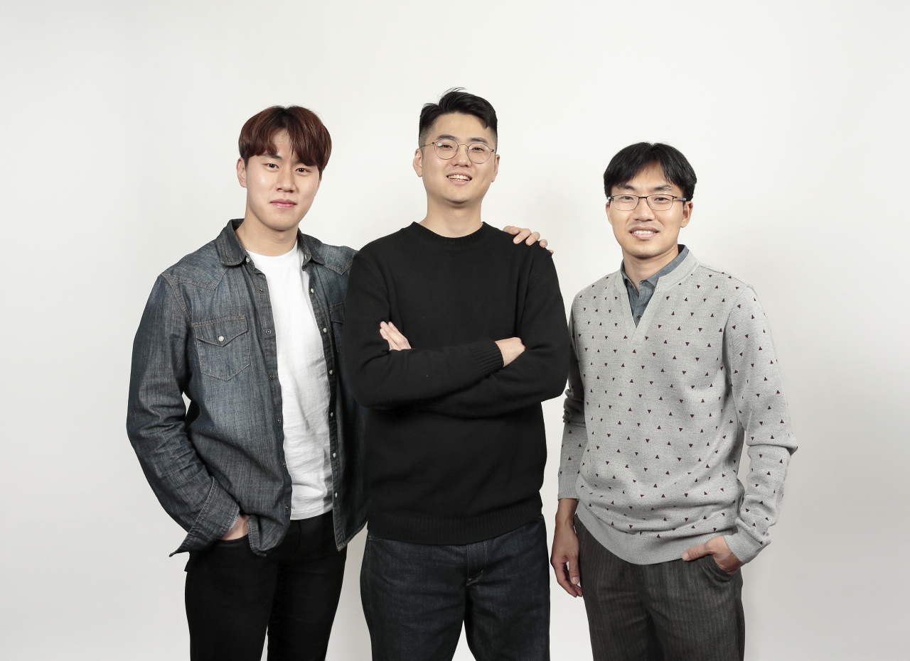 [이창영 교수 연구팀사진] (좌측부터) 민혜기 연구원, 김윤태 연구원, 이창영 교수