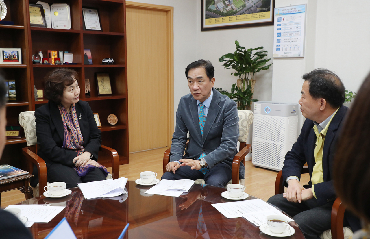 평택시는 외국인 유학생 입국에 따른 대책 간담회를 개최했다. [평택시 제공]