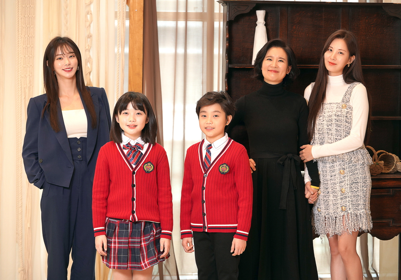 Cast of "Hello, Dracula" (JTBC)