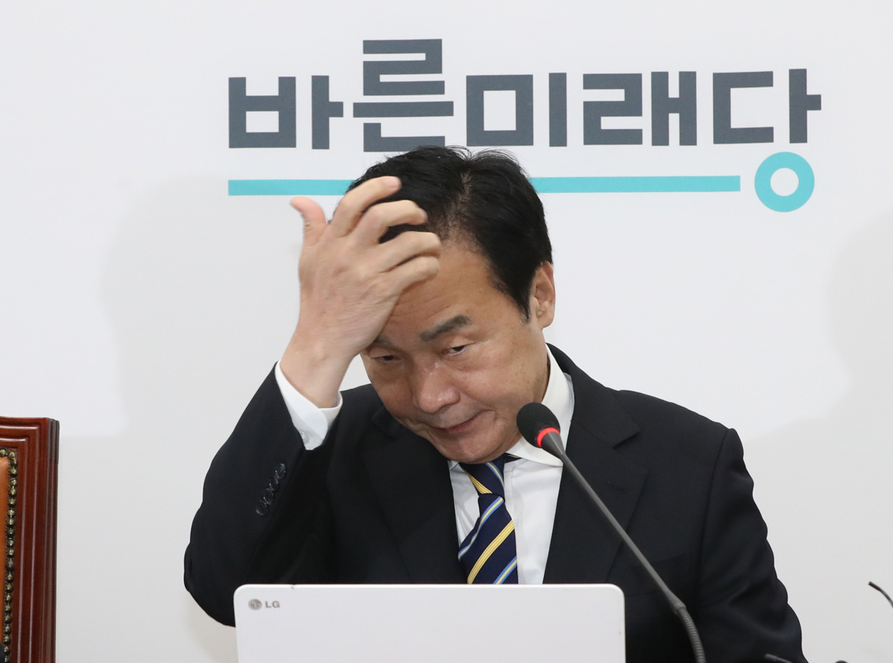 바른미래당 손학규 대표가 17일 오전 서울 여의도 국회에서 열린 최고위원회의에 참석하고 있다. [연합]