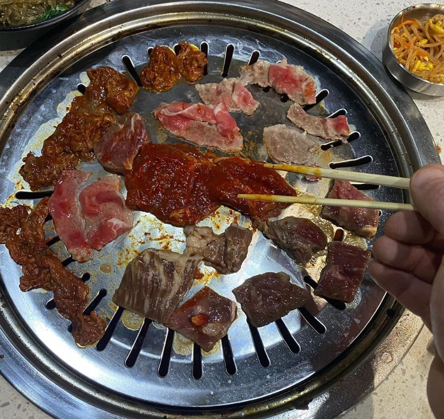 조 로건이 즐겨먹는다고 소개한 '한국식 BBQ'[조 로건 인스타그램 갈무리]