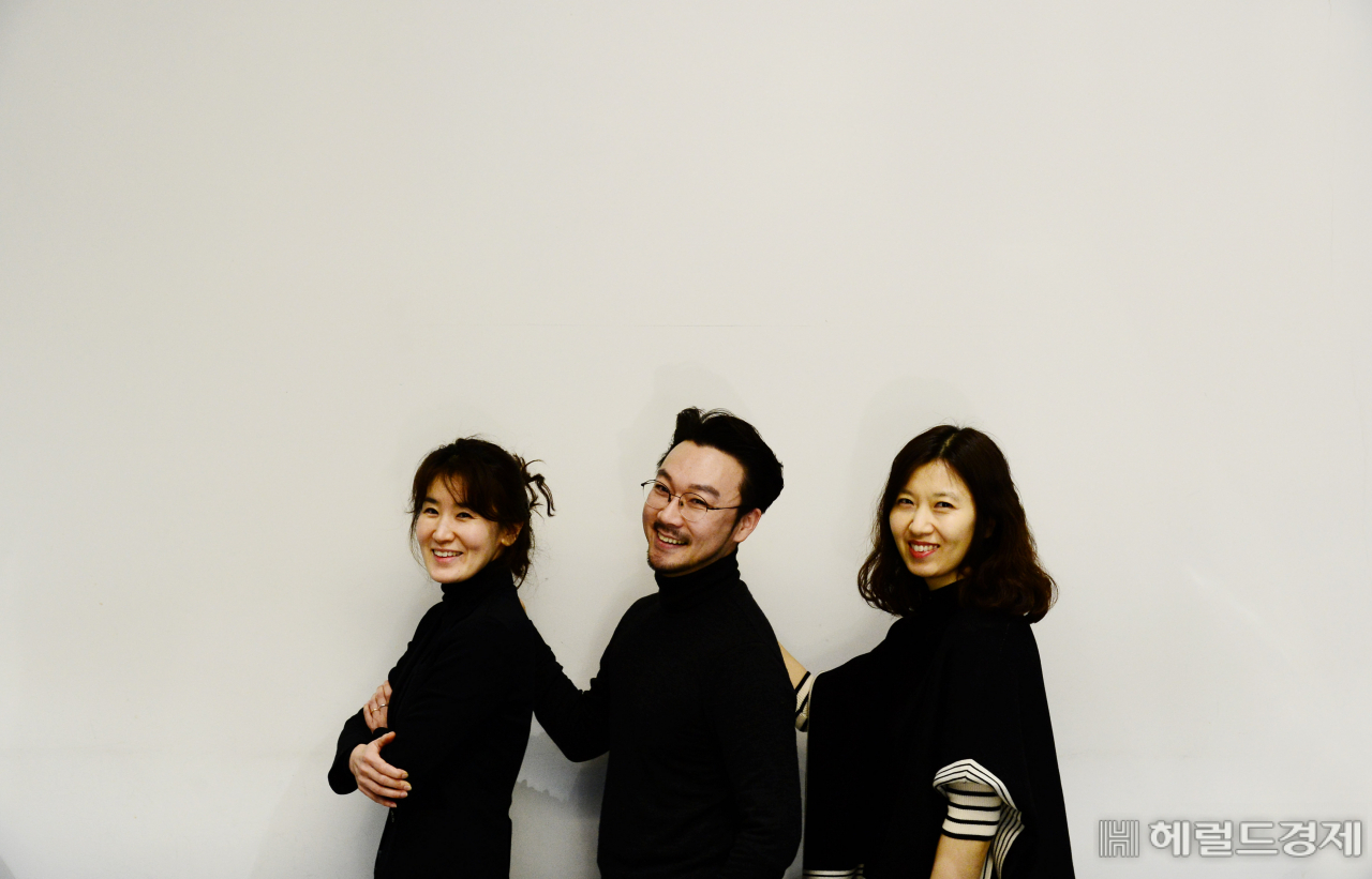 ‘아이다’와 청춘을 함께 한 이지영 연출·문병권 안무감독·오민영 음악감독을 최근 서울 한남동 블루스퀘어에서 만났다. 박해묵 기자/mook@