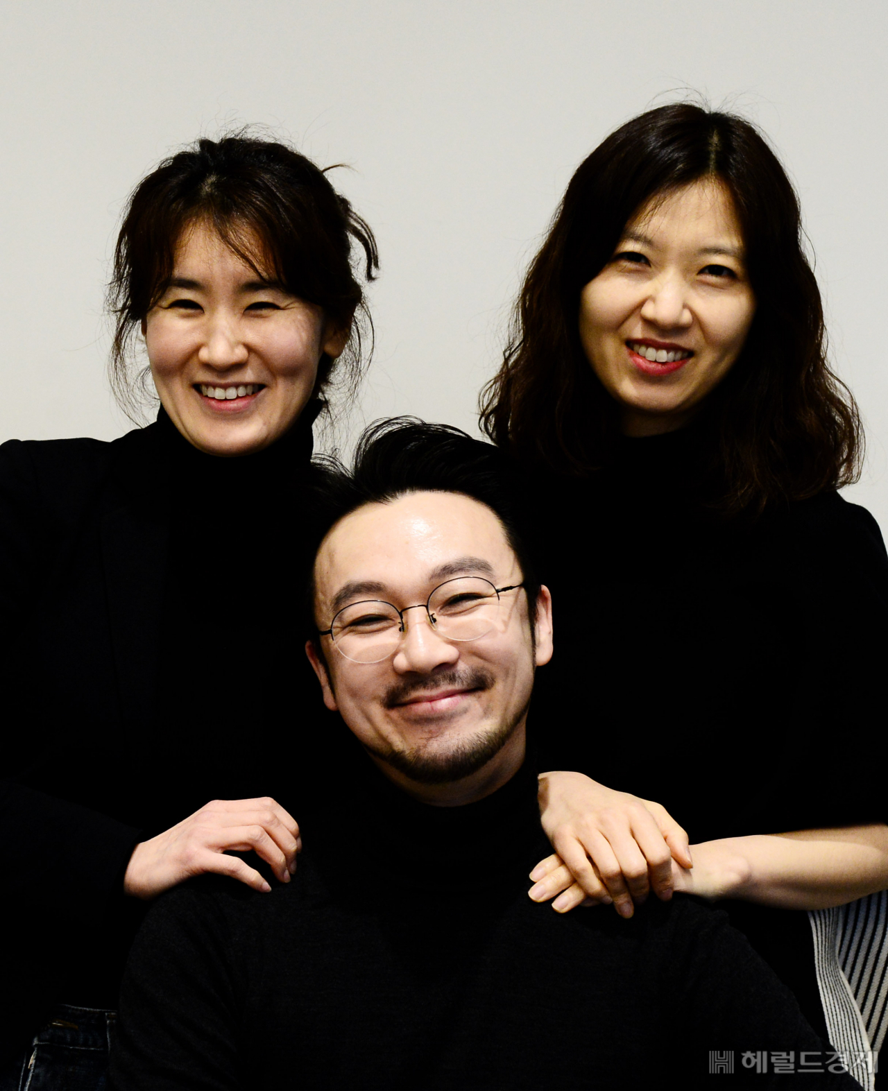 이지영(왼쪽) 연출과 오민영(음악감독)은 2012년 ‘아이다’에 합류했고, 문병권(가운데) 안무감독은 2005년 초연 당시 배우로 참여한 이후 2012년부터 안무감독으로 인연을 이어가고 있다. 박해묵 기자/mook@