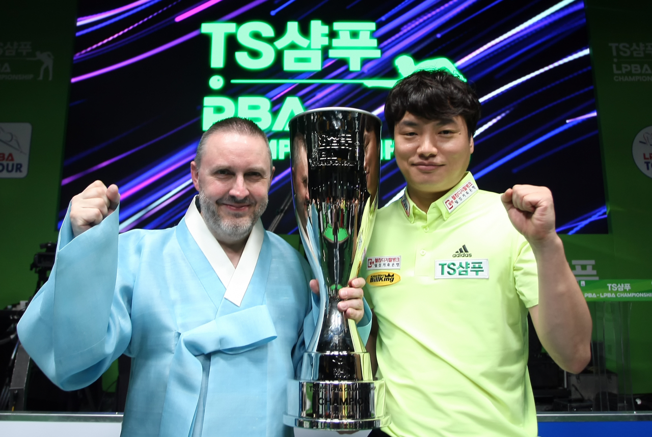 이번 대회에 출전하는 프레드릭 쿠드롱(왼쪽)과 강민구. 둘 다 투어 우승 경험자다. [PBA 제공]