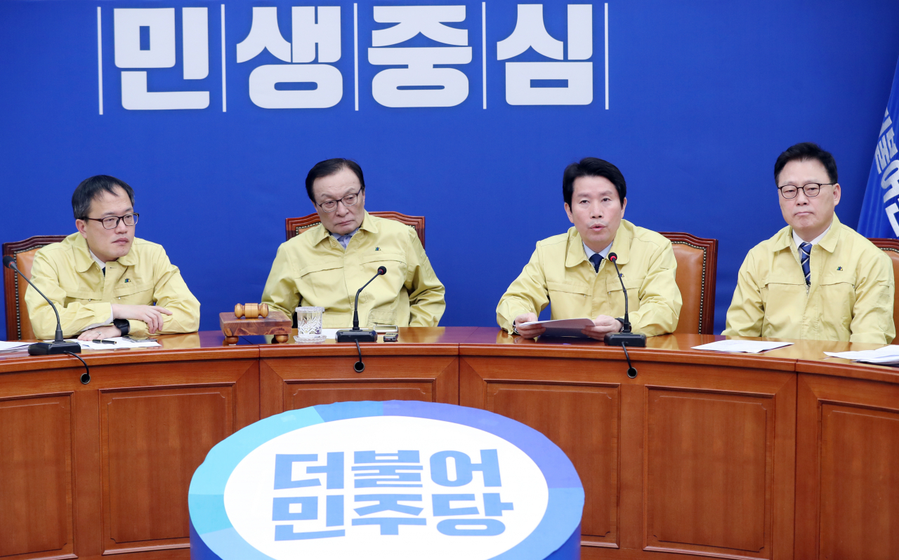 더불어민주당 이인영 원내대표가 21일 오전 서울 여의도 국회에서 열린 최고위원회의에서 발언하고 있다. 연합뉴스