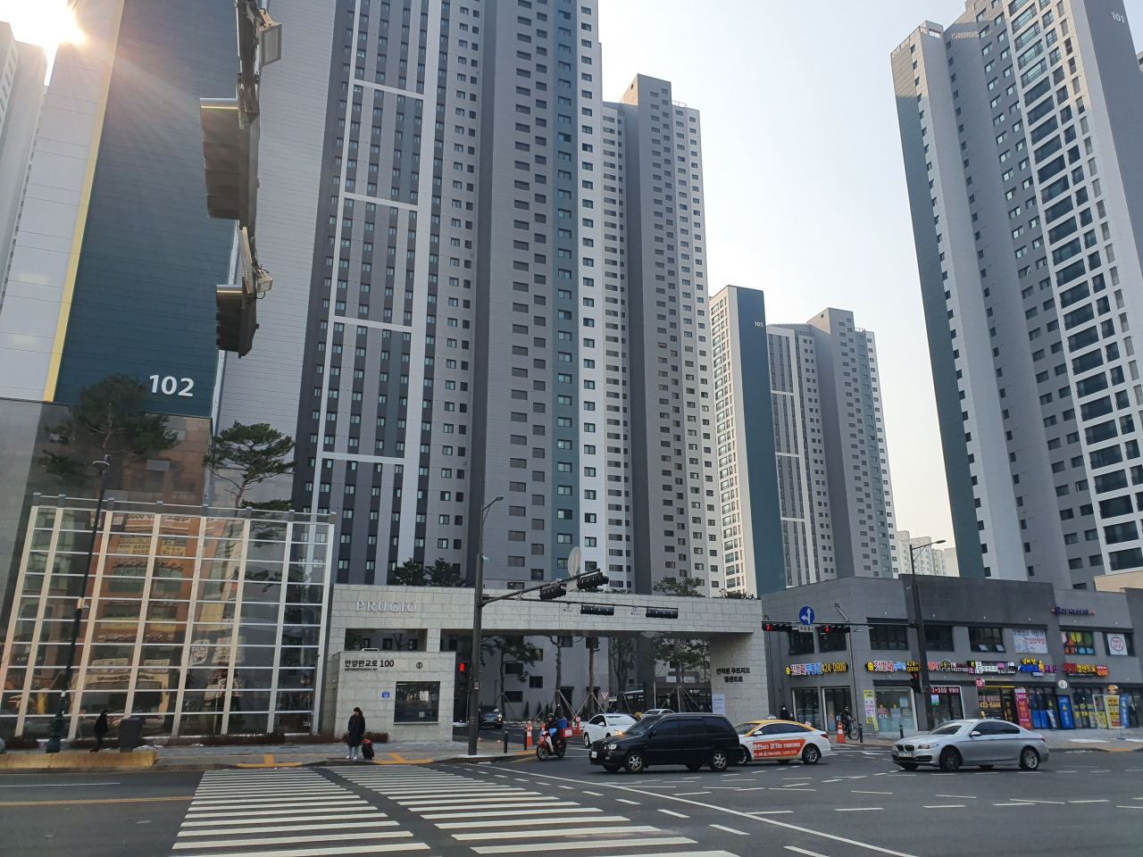 의왕시 포일동 아파트 전경. 정부는 19번째 부동산 대책인 2·20 부동산 대책을 발표하면서 수도권 남부 5곳을 조정대상지역으로 지정했다. 그러나 주변 지역으로 상승세가 옮아갈 것이란 예상이 나오면서, 사실상 4월 총선 뒤 20번째 부동산 대책이 예고됐다는 분석이다. [헤럴드경제DB]