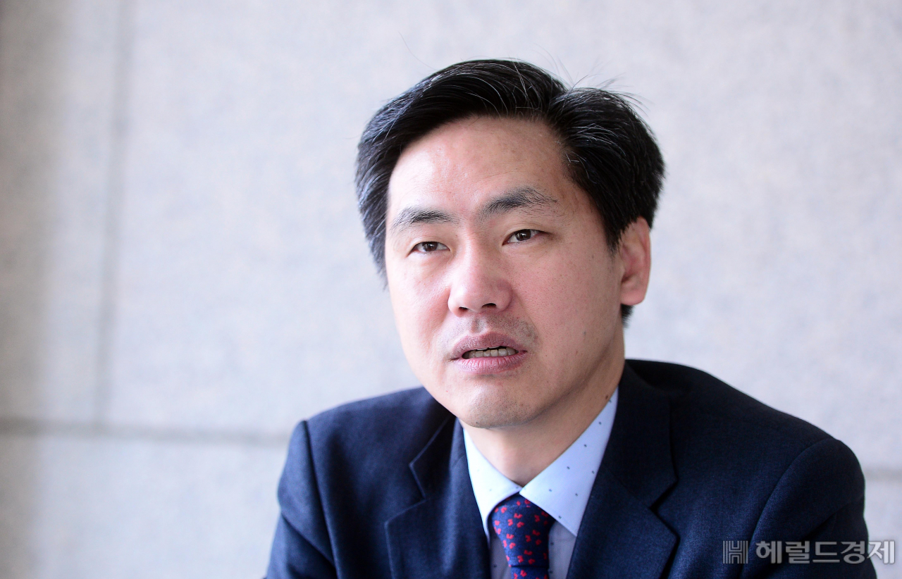 이종철 전 새로운보수당 대변인이 최근 국회에서 헤럴드경제와 만나 인터뷰를 하고 있다. [이상섭 기자/babtong@heraldcorp.com]