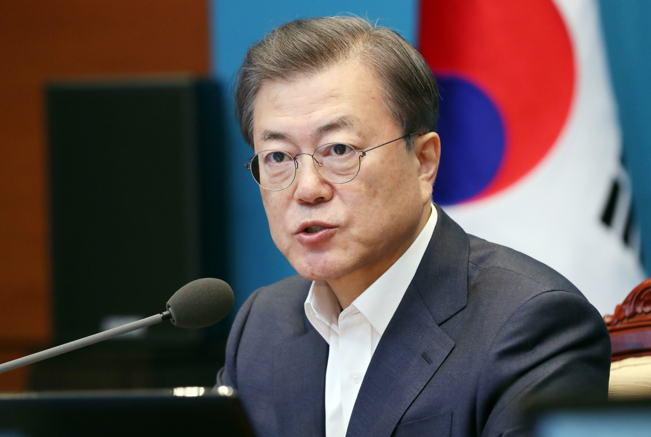 문재인 대통령이 24일 오후 청와대에서 열린 수석·보좌관회의에서 발언하고 있다. [연합]