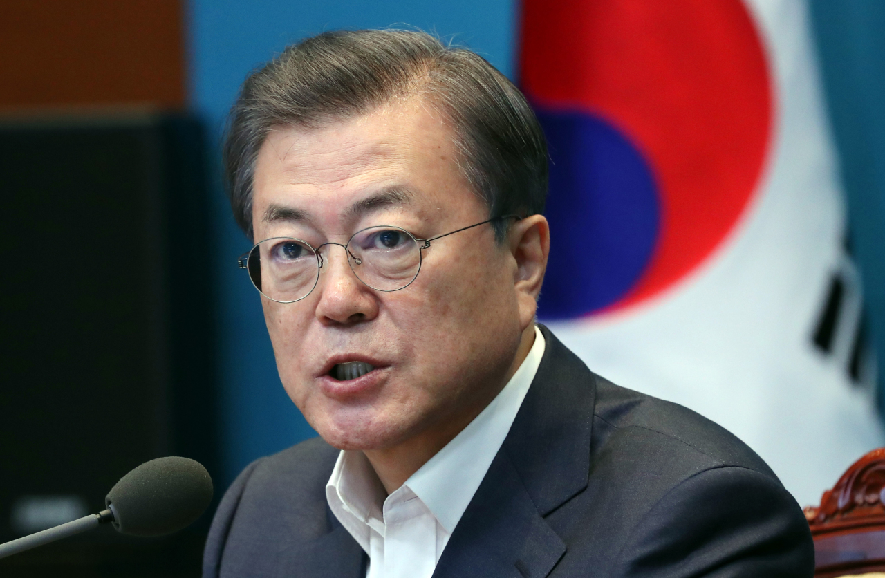 President Moon Jae-in speaks at a meeting with senior aides on Monday. Yonhap