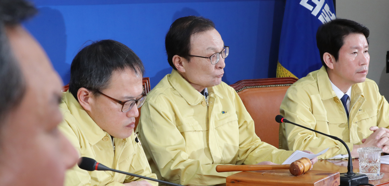 더불어민주당 이해찬 대표가 24일 오전 서울 여의도 국회에서 열린 최고위원회의에서 발언하고 있다. [연합]