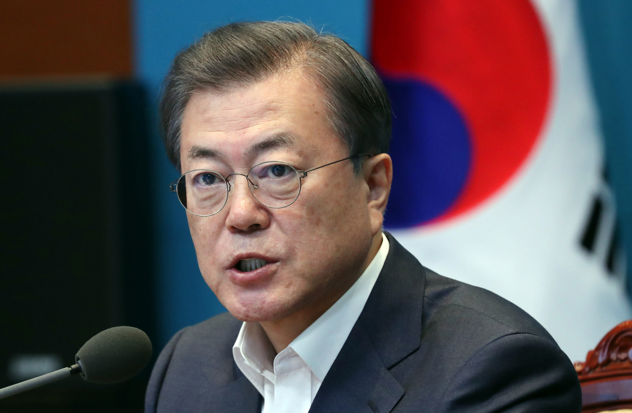 문재인 대통령이 지난 24일 청와대에서 열린 수석·보좌관회의에서 발언하고 있다. [연합]