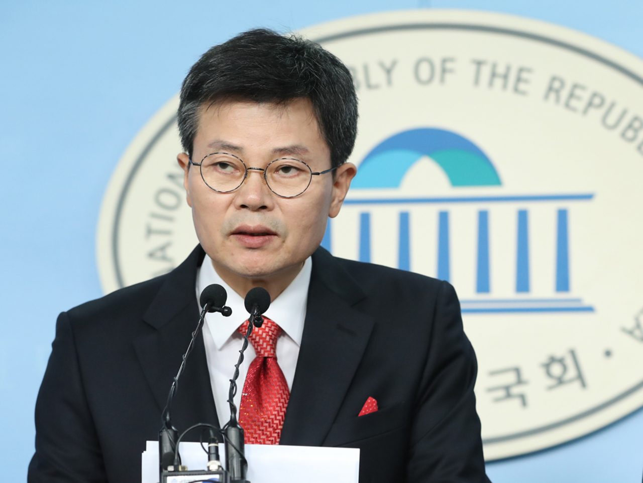 국민의당 안철수 대표계 장환진 국민의당 창당준비위원회 부위원장이 26일 오전 국회 정론관에서 미래통합당 입당 선언을 하고 있다. [연합]