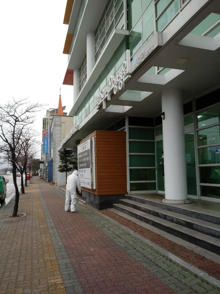 속초시가 방역중이다.[김철수 속초시장 페북 캡처]