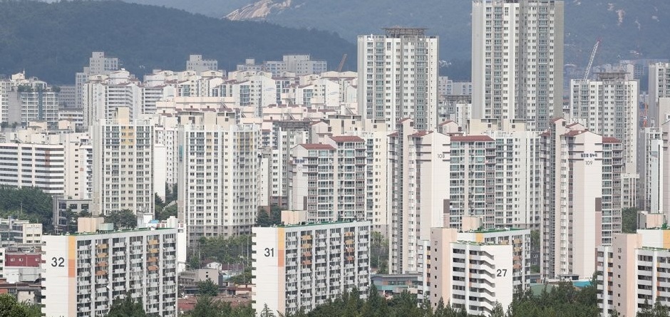 Apartment complexes in Seoul. (Yonhap)