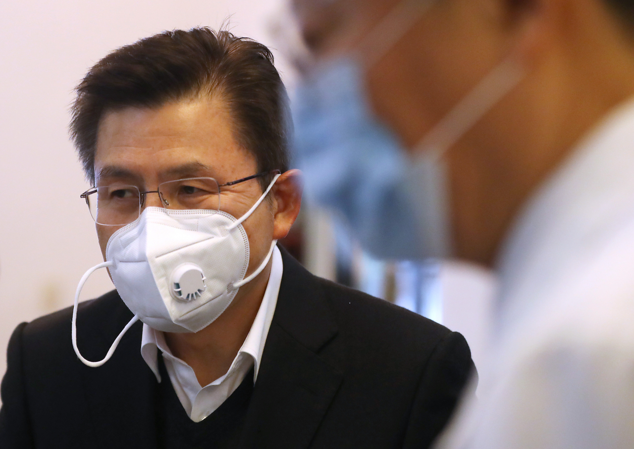 미래통합당 황교안 대표가 28일 신종 코로나바이러스 감염증(코로나19) 대응 상황 점검을 위해 종로구 서울대학교병원을 방문하고 있다. 연합뉴스