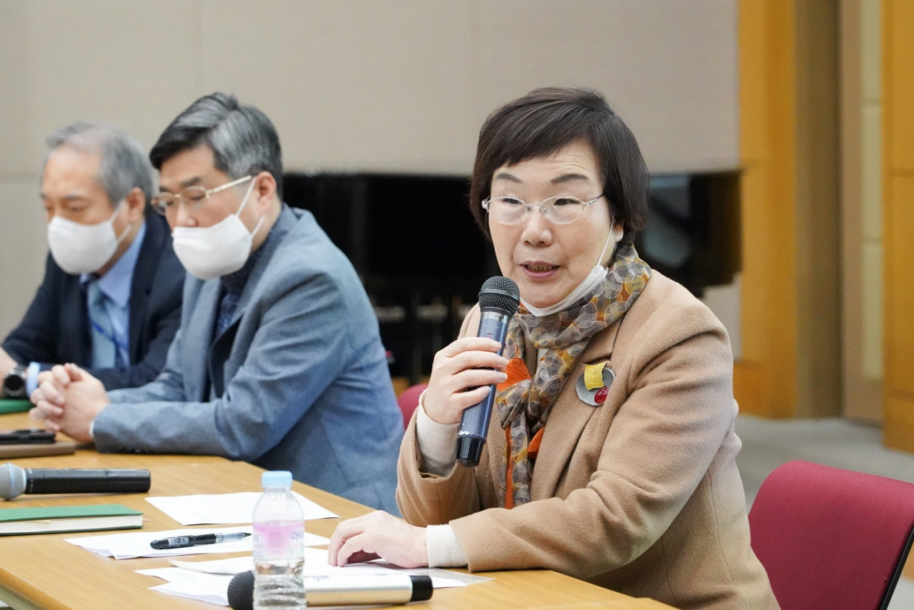 28일 경기도 성남시 코이카 본부에서 개최된 코로나19 대응 안전대책회의에서 이미경 코이카 이사장이 대구, 경북지역 및 재외국민을 위한 코로나19 대응 지원 방안을 발표하고 있다. [코이카 제공]