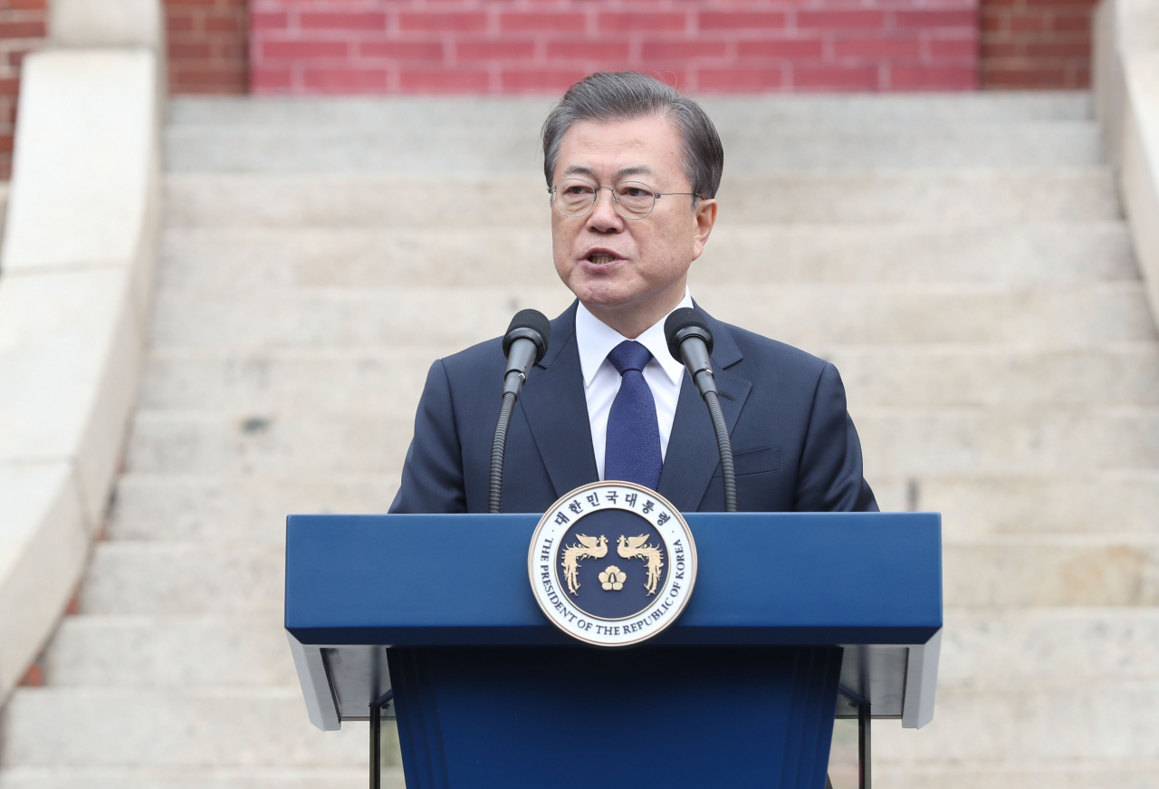 문재인 대통령이 1일 종로구 배화여고에서 3.1절 기념사를 하고 있다. [연합]