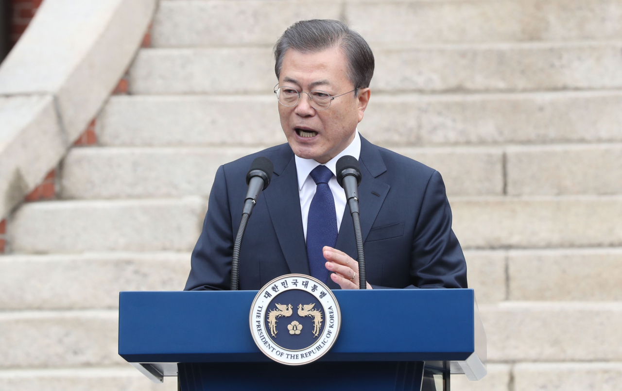 문재인 대통령이 1일 서울 종로구 배화여고에서 3.1절 기념사를 하고 있다. [연합]