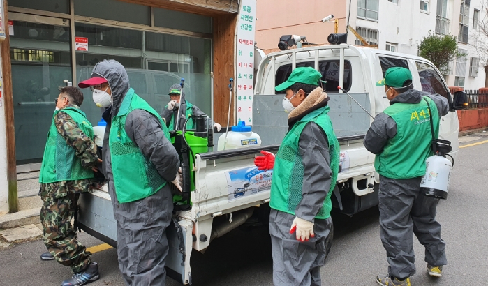 코로나19 감염증 확산 방지를 위해 힘쓰고 있는 동래구 지역 자율방재단