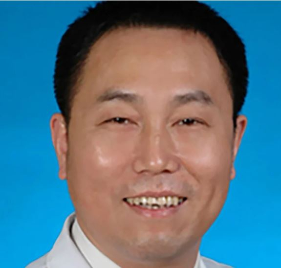 우한 중심병원에서 환자를 돌보다 신종 코로나바이러스(코로나19)에 감염돼 숨진 메이중밍 의사.[웨이보 갈무리]
