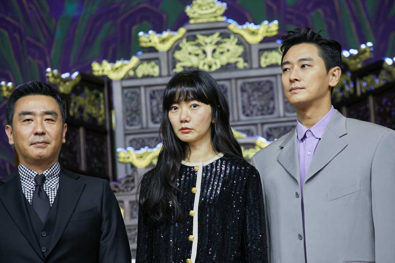 Actors Ryu Seung-ryong (from left), Bae Doona and Ju Ji-hoon attend a press conference for “Kingdom” season two on Thursday. (Netflix)