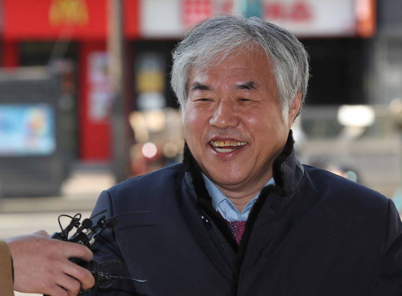 [사진=전광훈 한국기독교총연합회 대표회장 목사가 27일 오후 구속적부심을 마치고 서울 종로경찰서로 들어서고 있다.] [연합]