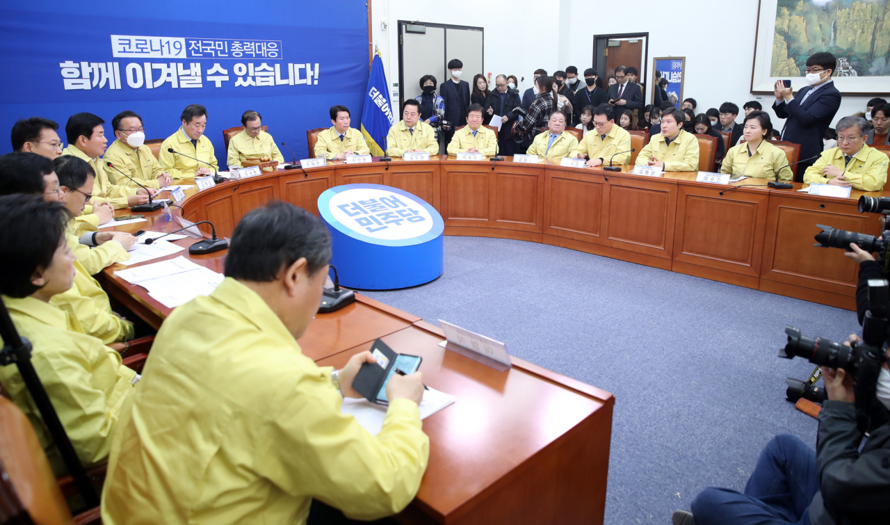 6일 오전 서울 여의도 국회에서 열린 더불어민주당 선거대책위원회 회의. [연합]