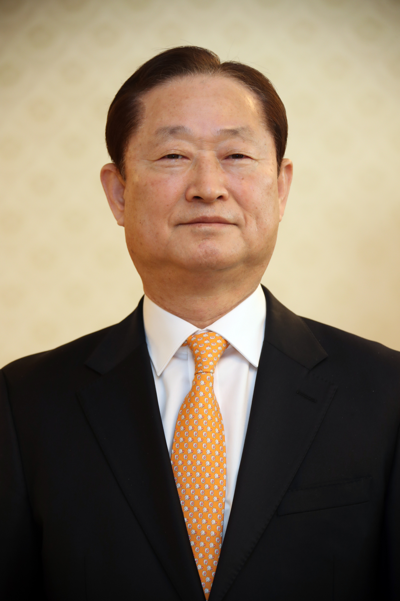 남기명 고위공직자범죄수사처 설립준비단장이 지날달10일 정부서울청사에서 공수처 설립준비단 현판식을 기다리고 있다. [연합]