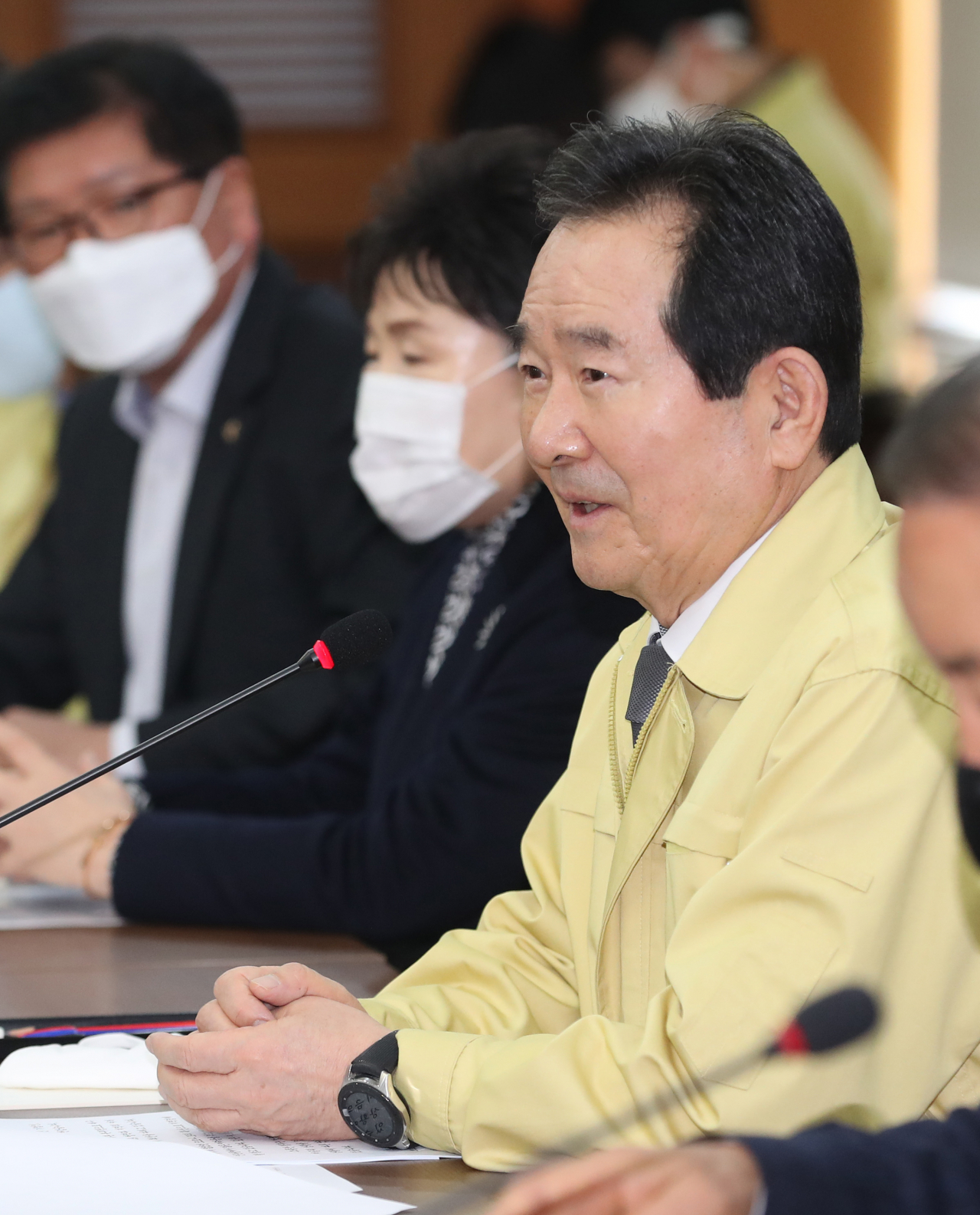 정세균 국무총리가 9일 오전 대구시 북구 산격동 대구시청 별관에서 신종 코로나바이러스 감염증(코로나19) 극복을 위한 대구 경제인 간담회에 참석해 인사말을 하고 있다. [연합]