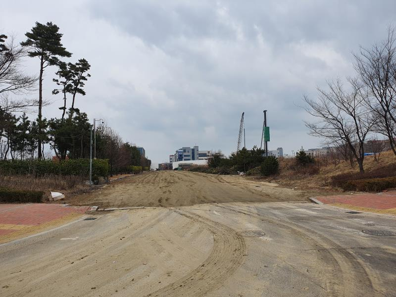 인천 연수구 송도국제도시 내 폐쇄된 도로 현장.