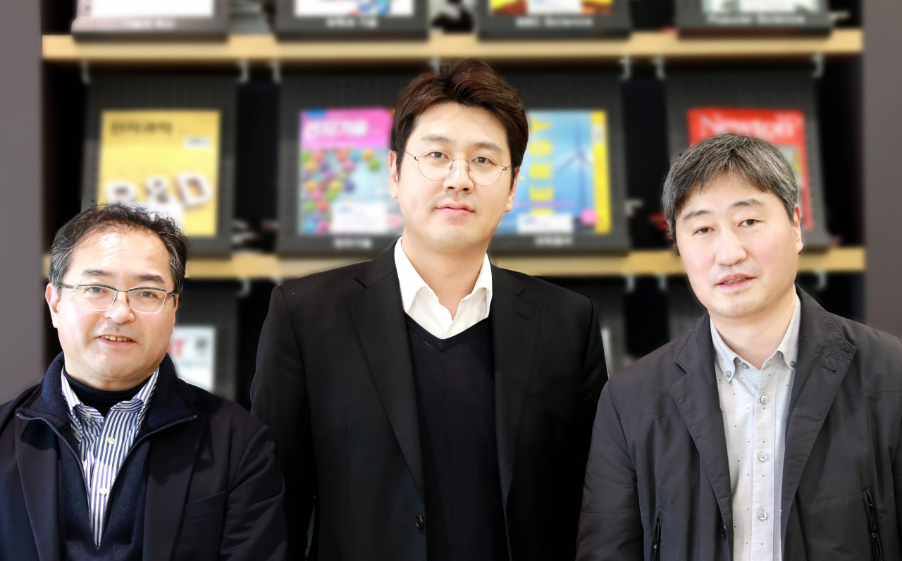 삼성전자 차세대 '전고체전지' 혁신기술을 개발한 (왼쪽부터) 유이치 아이하라 Principal Engineer(교신저자), 이용건 Principal Researcher(1저자), 임동민 Master(교신저자) [삼성전자 제공]