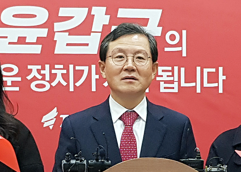 윤갑근 전 대구고검장. [연합]