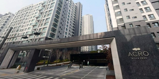 3.3㎡당 1억원 시대를 연 서울 반포동 ‘아크로리버파크’ 아파트.